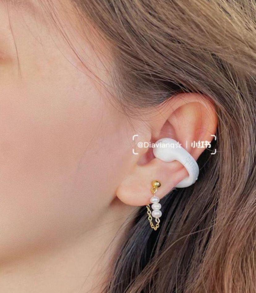 arrivate nuove cuffie bluetooth nella variante bianca e nera